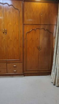 غرفة نوم • أثاث خشبي • للبيع