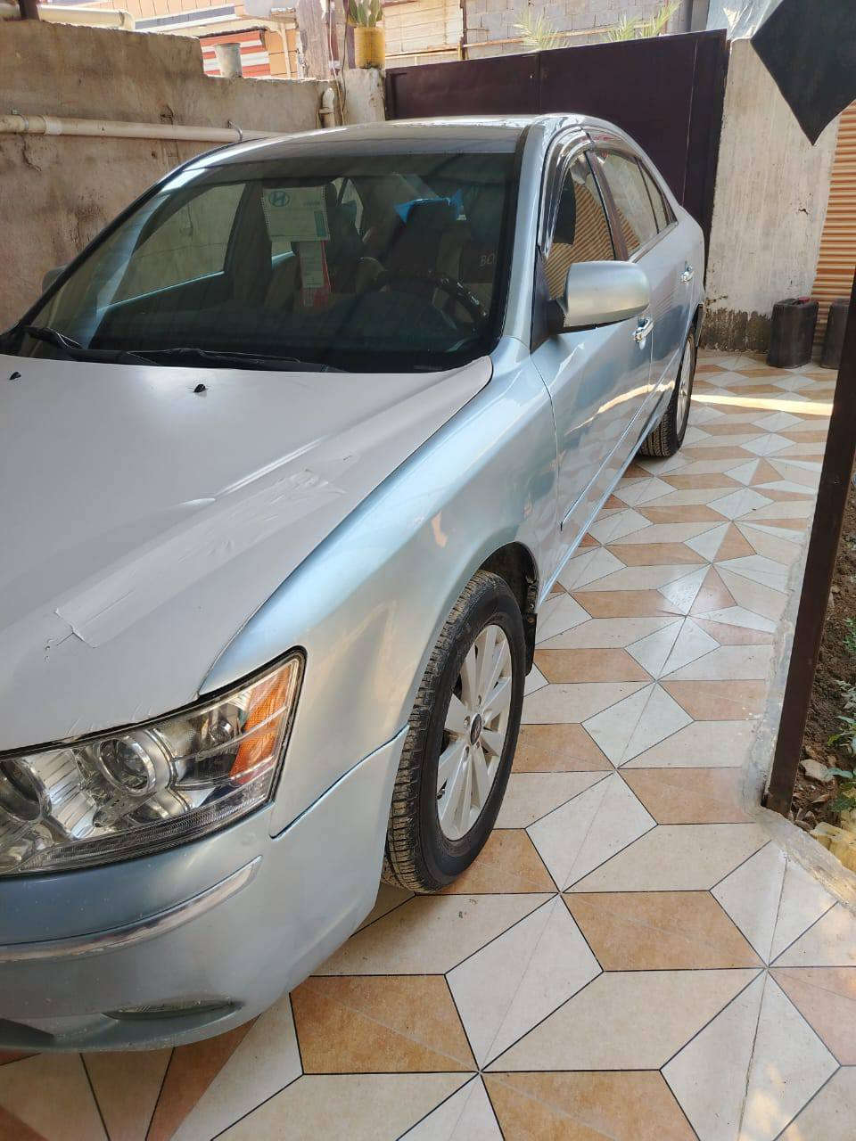 سلام عليكم سوناتا البيع بسمي بغداد 2008 امريكي 
كير ومكينه خير من الله 2400 بيه رشات صبغ بس ابيع 

حزام حادث جاملغ امامي جهته الصدر تصليح بدون تبديل 

تخم تاير جديد حداديه خلفي امامي جديد كهربائيات كله شغاله السعر /93$/بيه مجال حك الجيه العنوان بابل الحصوه متواجد ع هاذ الرقم /***********
