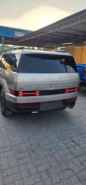 سنتافيه (2024) فول مواصفات
حادثه تبديل دعاميه فقط بدون دواخل
فول مواصفات (7 راكب 4 سلندر ) داخل ابيض
تحكمات ستيرن اشاير بلمري (5)كامرات كشنات كهرباء صندوق كهرباء وقفل (3)قطع تبريد ماماشيه زيرو (7) الف تيربو كامره دواره(360) السعر واصل بغداد مرقم وكامل (220) بيه مجال الاتصال (***********) رضاالمعموري استيراد سيارات
