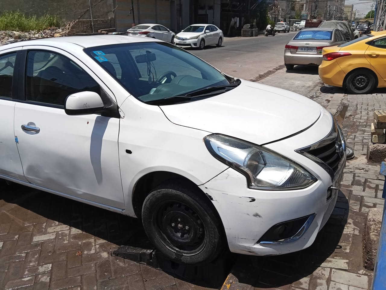 السلام عليكم نيسان سني هندي بليته زركه موديل 18 رقم بغداد باسمي بيه 4قطع صبغ ابيع حزام ماشيه 300الف سياره نضيفه بيه نقوصات بسيطه مكاني بغداد *********** للاستفسار
