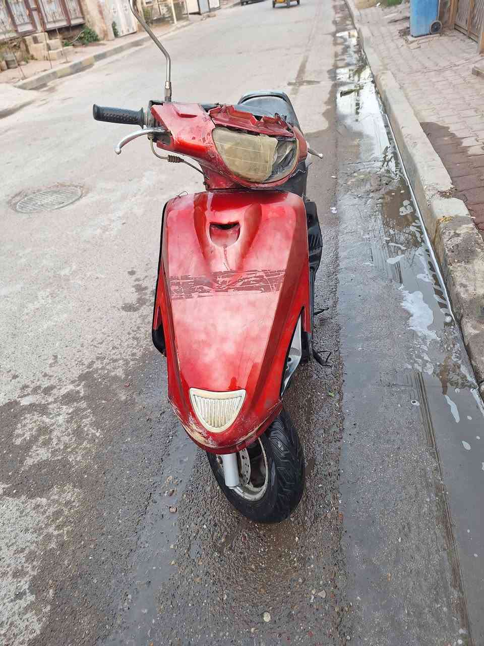 سلام عليكم عندي هاي الدراجه فراشه للبيع دراجة شغاله سلف وهندر كهربائيات شغاله ومكينتها خير من الله كفرات تعبانه الدراجه قبل اشويه غسلتها وبعد مااشتغلت بس شغلتها بصيطه ألله شاهد عارضها 150 وبيها مجال حك الجيه ***********
