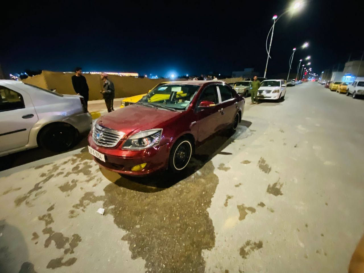 سلام وعليكم.
جلي موبل للبيع مديل 2012 
السياره كفاله عامه من الضربه والتبديل مصبوغه جمليه فقط 
گير مكينه بلادي السياره كله بلاديه 
مكينه سته مجفته 
تبريد فول ثلج 
ستوه مداوره بسمي هزه بشهر الواحد 
تخم تاير ابو الخطه 
حداديه 80 بل ميه 
والستفسار متواجد واتساب ***********
