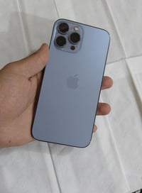 آيفون ١٣ برو ماكس • ٢٥٦ • التقريب x3