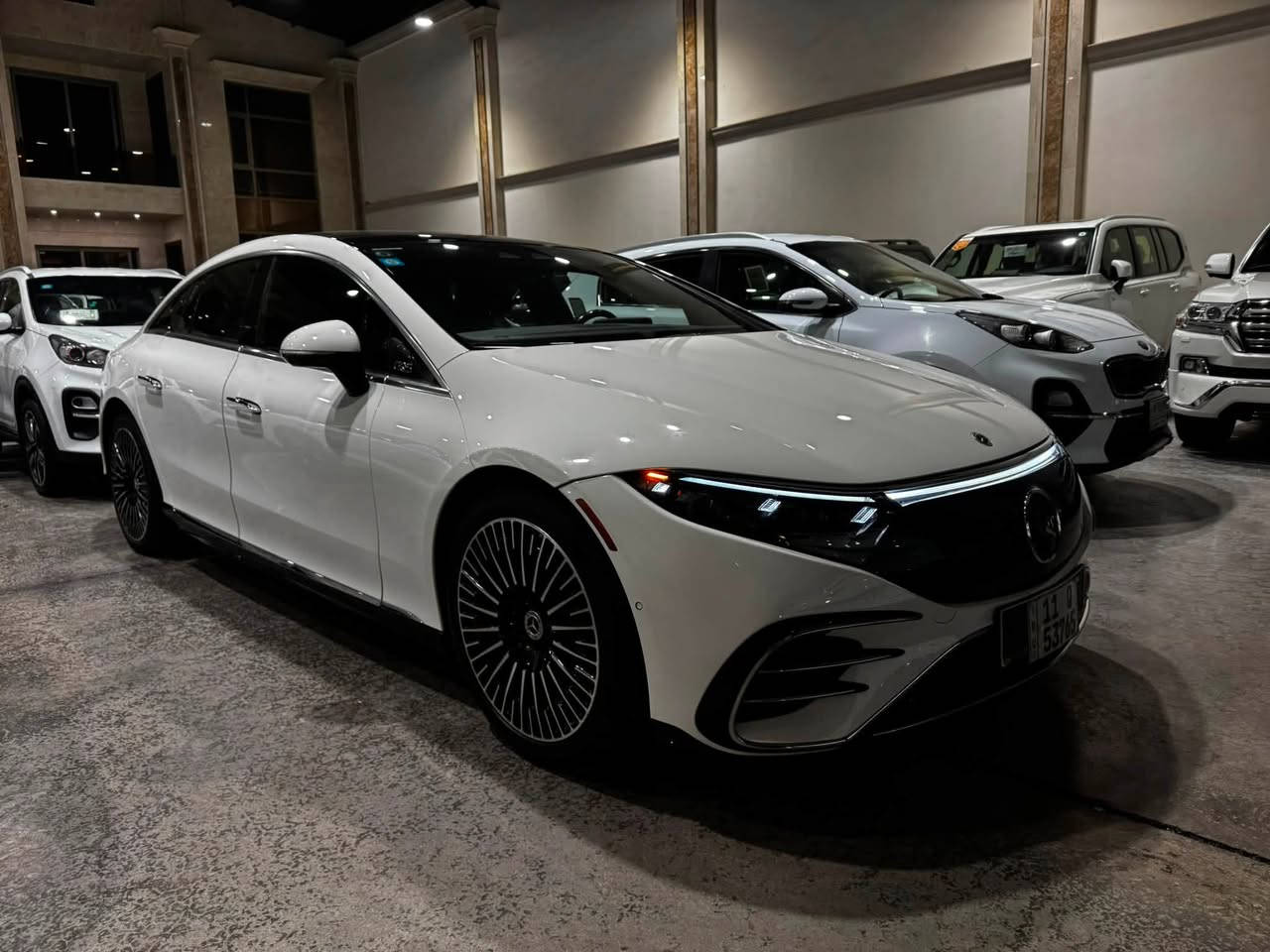 مرسيدس-بنز +EQS 450
سنة الصنع:2022
المسافة المقطوعة:24,000mi
الوارد: أمريكي
المواصفات:
ناقل الحركة: أوتوماتيكي أحادي السرعة
نظام الدفع: دفع رباعي كهربائي ذكي
البطارية: سعة 107.8 كيلوواط/ساعة بمدى قيادة طويل
التعليق: نظام AIRMATIC الهوائي المتكيف لراحة فائقة
التوجيه: توجيه خلفي نشط لثبات أعلى وسهولة مناورة
العجلات: جنوط فاخرة قياس 21 إنش
الفرامل: نظام كبح متطور مع استرجاع طاقة
التجهيزات والرفاهية:
نظام صوت Burmester ثلاثي الأبعاد
مقاعد جلد فاخر مع تدفئة وتبريد وذاكرة ووظيفة مساج
سقف بانورامي كهربائي
عزل صوتي متقدم + تكييف رباعي المناطق
ديكور داخلي فاخر مع إضاءة محيطية متعددة الألوان
إضاءة Digital Light بتقنية LED متطورة
كاميرات رؤية 360 درجة + مساعد ركن + مراقبة النقطة العمياء
مثبت سرعة متكيف + مساعد الحفاظ على المسار + مكابح طوارئ أوتوماتيكية
حزمة قيادة شبه ذاتية متقدمة
مساحة خلفية واسعة جدًا بأعلى مستويات الفخامة
سيارة كهربائية فاخرة بالكامل تجمع بين الأداء الهادئ، التكنولوجيا المتطورة، وأقصى درجات الراحة.

للاستفسار: ***********

معارض البياع_شارع الوسط_معرض العربة لتجارة السيارات
#مرسيدس #بيع_سيارات #سيارات_جديدة
