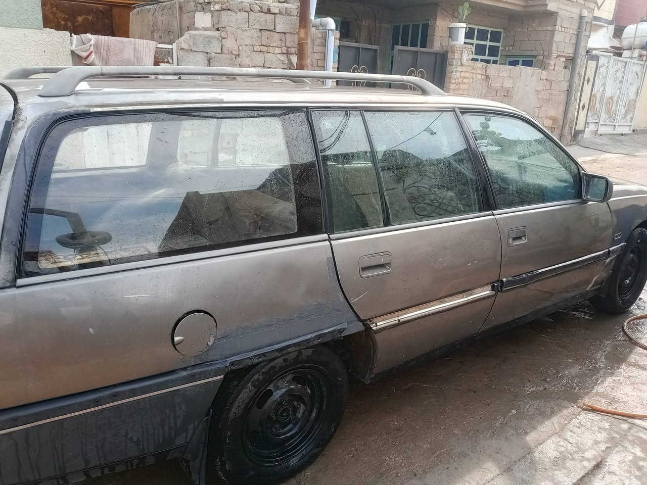 السلام عليكم سياره اوبل اوميكه كيرومحرك جديدونجي سياره نظيفه وحلوه كلشي مابيه نقص رقم نجف مشروع وطني السياره سعره 30 وبيه مجال قليل حك الجيه مكان السياره بغداد السياره بسمي قبل 3ايام داورته  ***********
