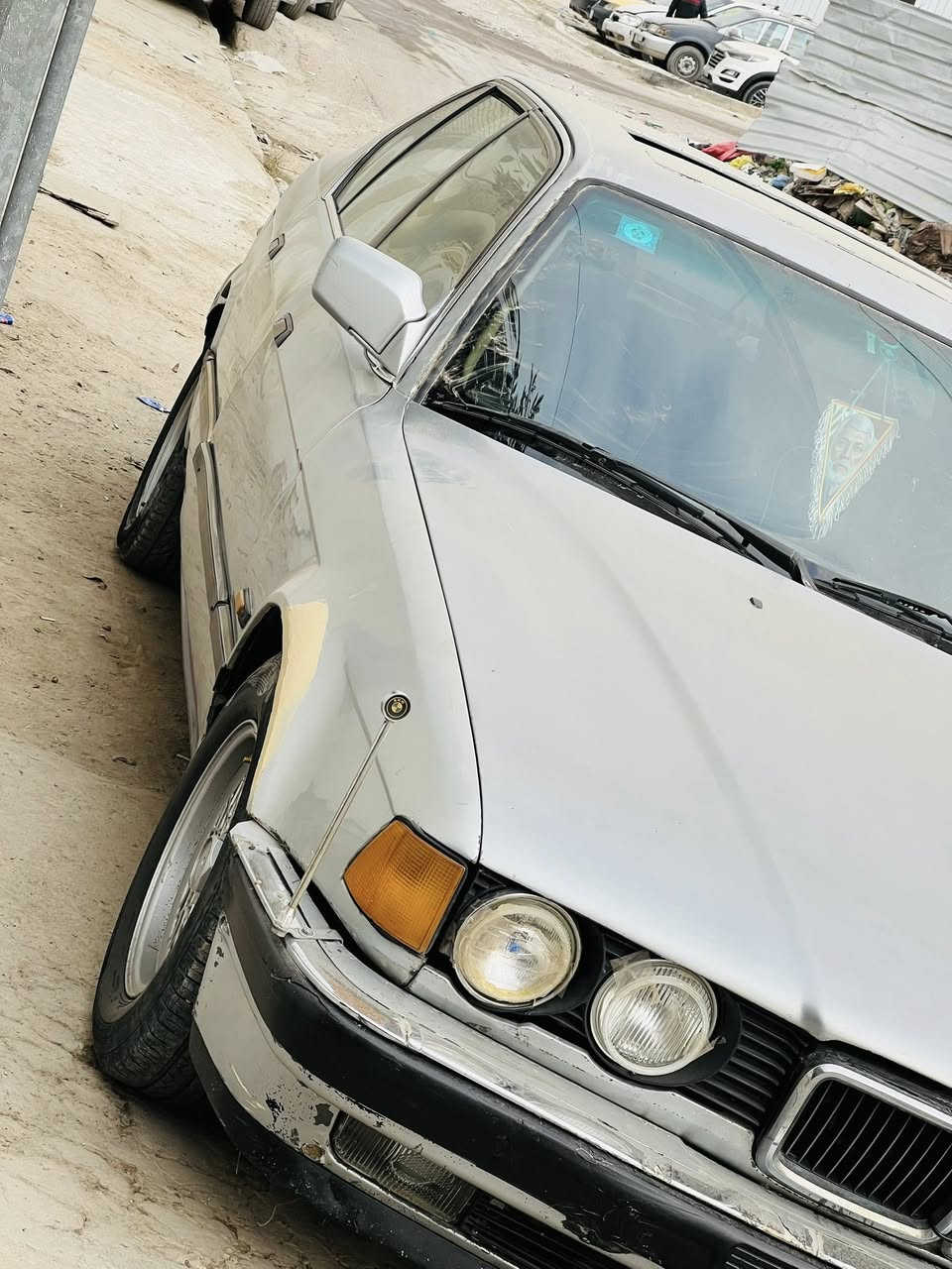 السلام عليكم للبيع BMW موديل 1991 اصل محرك 6 مفتوح تخم تاير جديد صدر جديد دوشمه جديده كفاله كير محرك تبريد ثلج كهربائيات كلهن شرط  تحكم كشنات كهرباء 
تدفئه كشنات سنتر لك سياره بيهة مواصفات متروكه شرط التحويل السعر 40 المكان بغداد الدوره الرقم ***********
