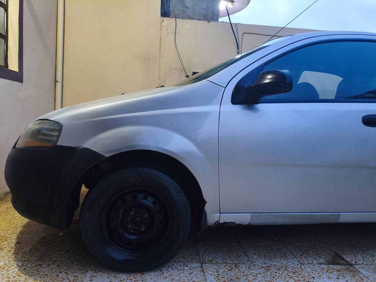 السلام عليكم ورحمة اللّٰه وبركاته 
افيو موديل  2006 
رقم نينوى خصوصي (الماني)
سنوية ل 2029
كوبون بنزين بيها
السيارة بسمي شرط التحويل
قطع الصبغ: الدوائر الخلفية مصلح ومصبوغ و الجاملغ الايسر الخلفي مصبوغ شبر و الجاملغ الايسر الامامي مصبوغ شبر و رصعة في الباب الخلفي الايسر
المحرك 1.6 
السيارة مطلوب بيها 58 ورقة وبيها مجال قليل 
رقم الهاتف: 8155 097 0775
الموقع/ الموصل الايمن


**إذا كنت صاحب هذا الإعلان وتريد حذفه لأي سبب، رجاءا أرسل رسالة إلى الدعم الفني**