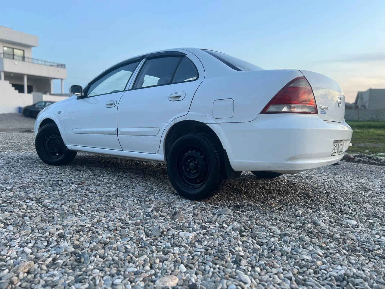 نیسان سەنی 2011
بێ بۆیاغ 
دو شوێن تەحدیلی ھەیە 
پێشو پشتی ھیچی پێوە نیە
گێرو مەكینە بەشەرت
كارەبایی بەشەرت
تەبرید بەشەرت
سەیارەكە سەنەوی بەسەر نەچوە 
بەشەرتی بەناوكردن
گێر عادی 
سەیارەكە ماڵی دۆستە 
92 گەڵاو معامەلە 
***********
ڤایبەرو وەتسئەپی لەسەرە أربيل, العراق
