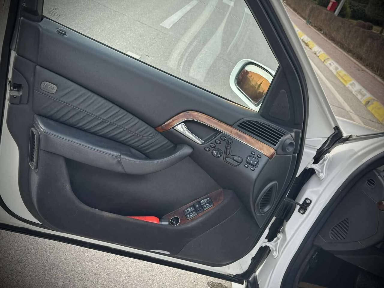 مارسيدز ساغ

مودليل2005
مةكينة350s
موسةفات فول 
سلايتدجلد هيتةر سوكاني كارةبا 
دةلبلي هةواية 3مودي هةية 
ئاوينة ئيشارةت
كارةباي هةموكياني مةزبوت 
كيرومةكينةي بةشةرت
4تايةي لوك
بي جالوشوخت
يةك باجةي بوياخة بيناو كرتن
سعر62 مةعامةلة
***********
