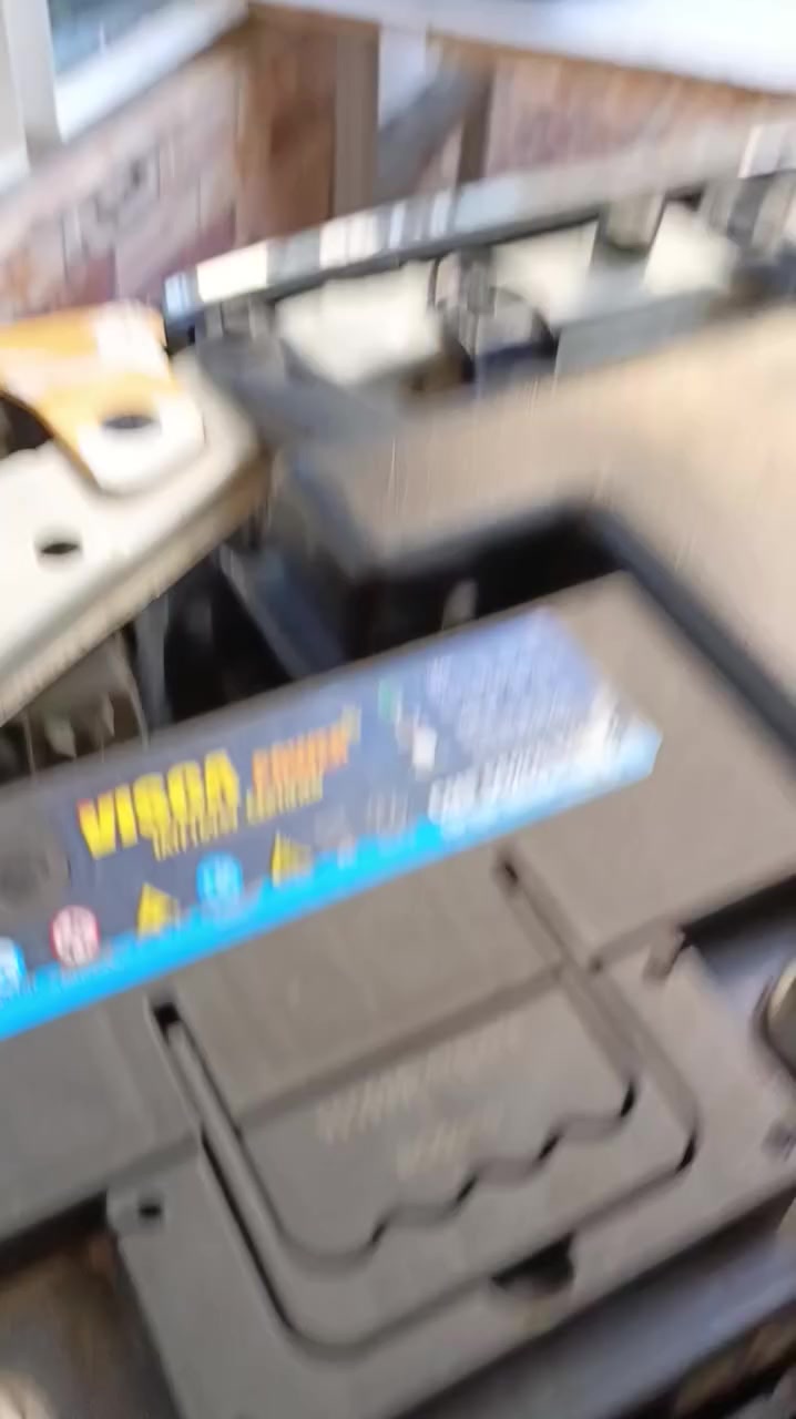 السلام عليكم وقيات طين اصليه تخم كامل السعر 20اطار مسجل الواحد 25الف هورن اصلي سعره ,25الف بغداد البياع الشهداء***********
