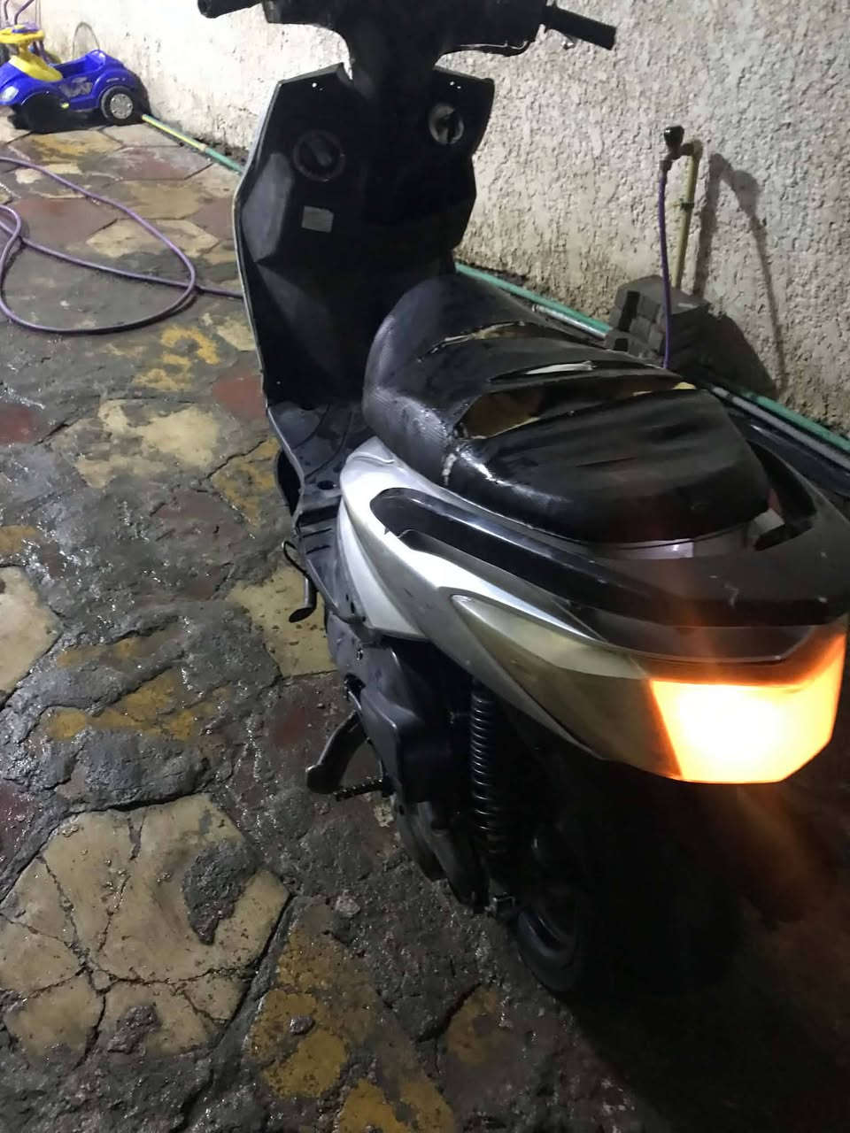 سلام عليكم سكنس فحل ياباني ستان حساس قبق نفخ نوزل للبيع سعر 300 وبيه مجال قليل بلاديه ناعمه لاصوت ولادخانه دراجه سلف وهندر نكره بكل وقت دراجه نقصه فقط ترتيب مكان بغداد حي اور رقم ***********
