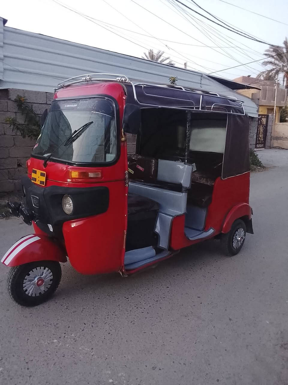 السلام عليكم توكتوك موديل 17 توكتوك جاهزه خير من الله محرك مال20 الرقم ***********  السعر 3500وبيه مجال حك الجيه
