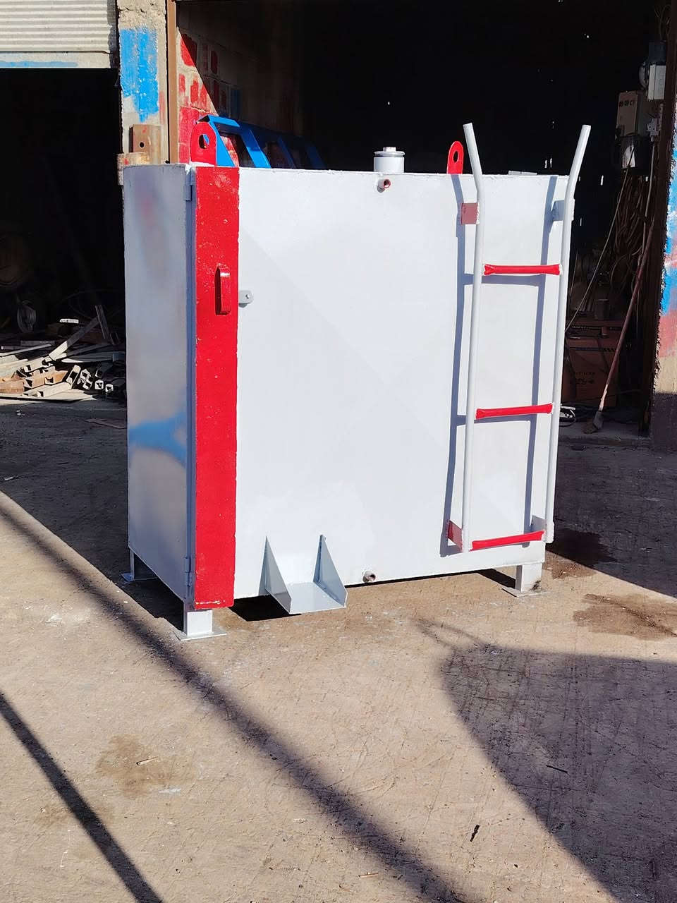 من رخصه الادمن
عمل كافه انواع الخزانات ***********
