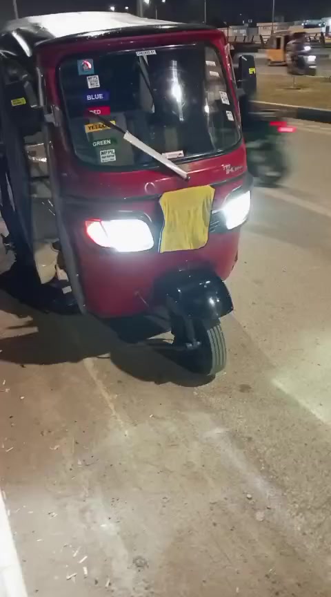 سلام عليكم تكتك تي في اس للبيع مرقمه كامله جاهزه كبل للشارع موديل 2018 اي نقص مابيها  كهربائيات كلها شغالة محرك جديد مال 21 العنوان ديالى بعقوبة (التحرير) مرقمة بسمي تحويل مباشر رقم إنكليزي رقم بغداد السعر 5800
***********
