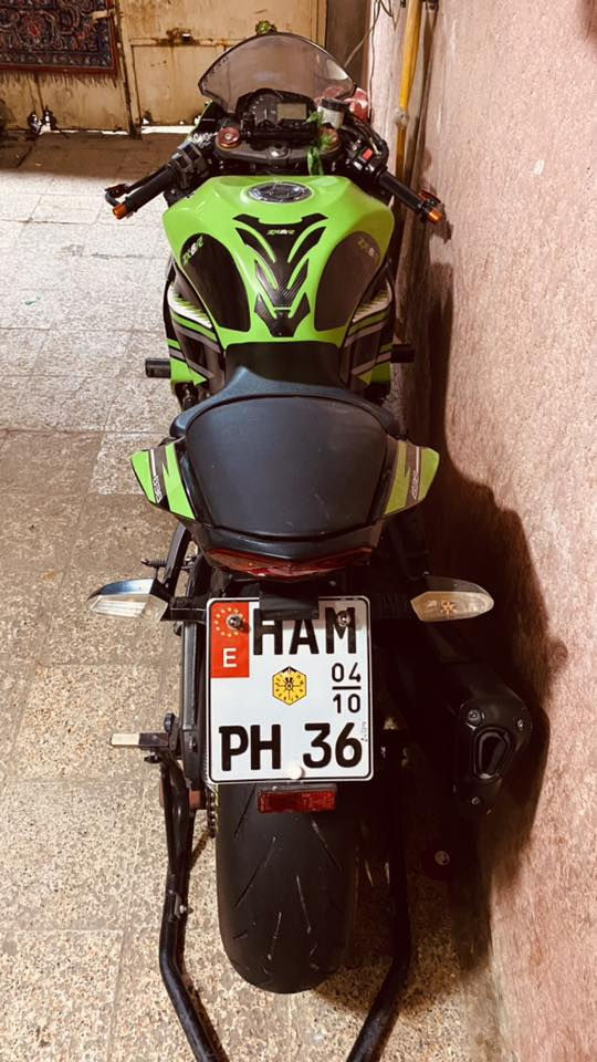 السلام عليكم شباب كاوسكي 16 للبيع انضمت قيادة٣مودات  ABS كامرة امامي خلفي يدات تدفئة حساس حرارة الجو حساس هوة الاطارات لايتات زنون سلايدرات محرك سلايدرات سكان قاعدة رقم واشاير تزويد مريات zx10r اجت بيهة تزويدهة اجة كلة من ليابان دراجة احلة من صورة ماشية 23بدون رقم مكانه ميسان السعر ٦٠ ورقه وبيهة مجال لتصال ***********
