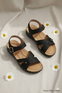 حذاء كلاسيكي أسود • نعل مبطن • حزام كاحل