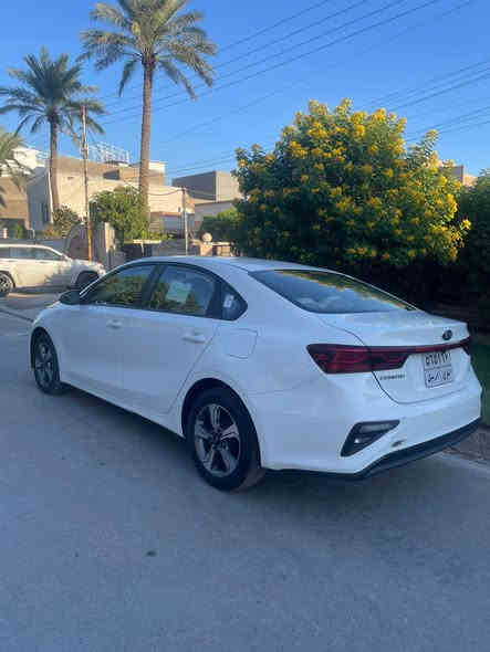 سلام عليكم سيراتو 2019 رقم اربيل بيها طخه موضحه بالصور الجاملغ مصلح بارد والبنيد مصبوغ بيها نقص بس لايت وايربالك السياره نضيفه وحلوه العنوان بغداد حي حطين للاستفسار *********** بغداد
