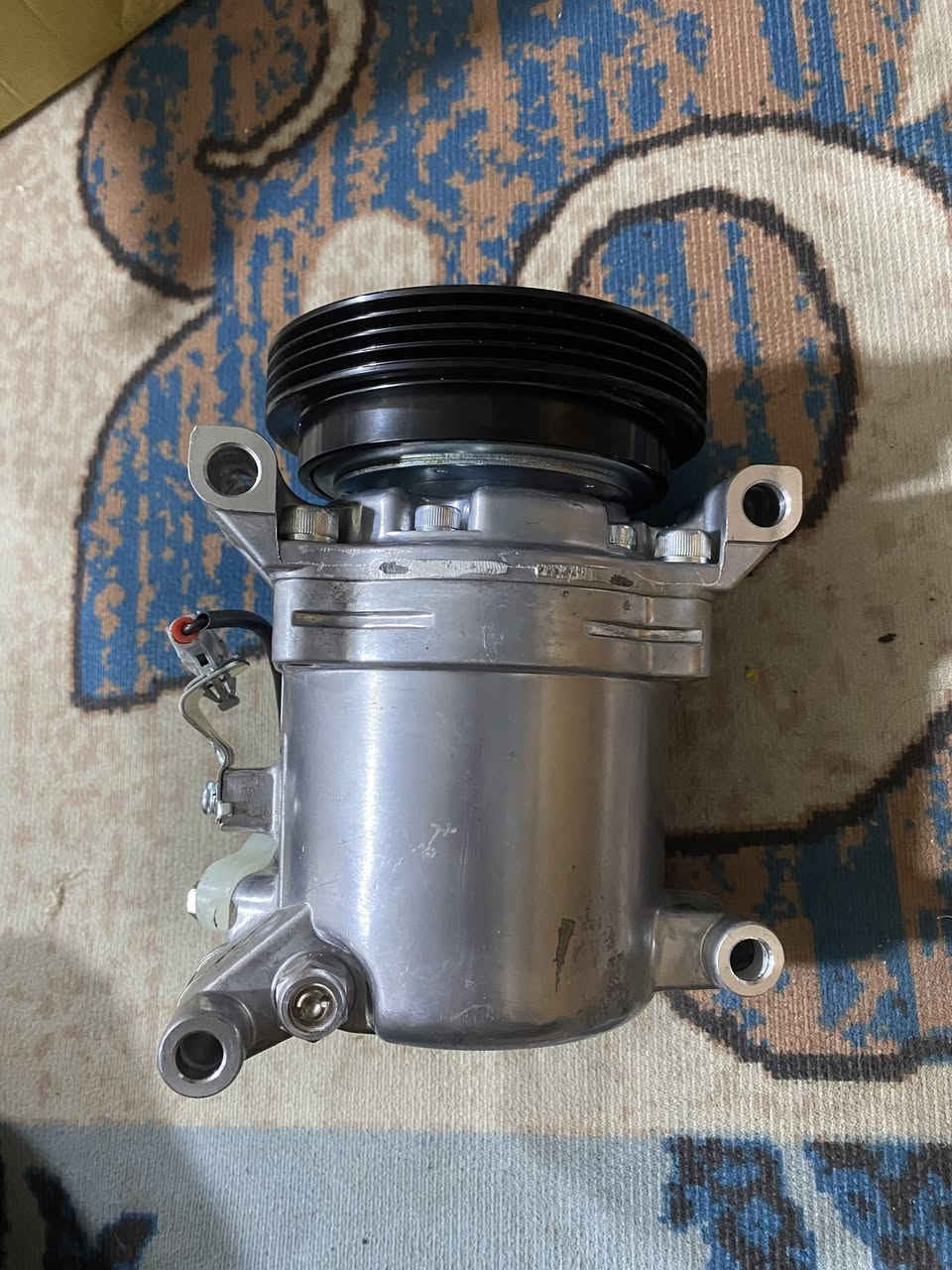 كبريسر مال سياره طلعلي بل بضاعه امزون بل كوكل طلعلي جوكر على كورلا22وعلى سورنتو 5سيارات الي فيده يطيني سعر بي وبلعافيه اعله سعر ابيع خاص موجود
