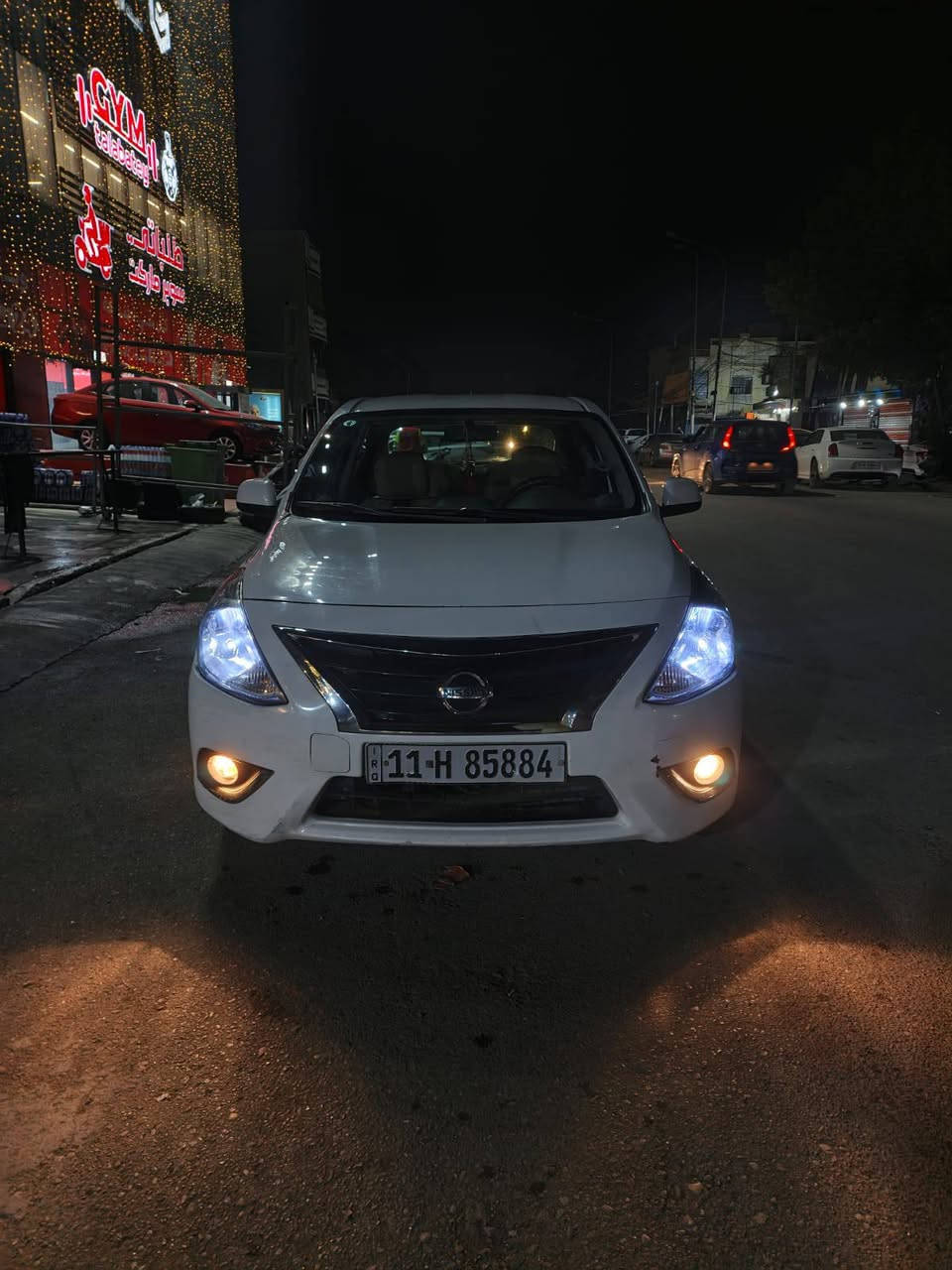 السلام عليكم نيسان سني هندي أم بليته الزركه موديل ٢٠١٨ماشيه ٧٩ ألف بيها بارد جاملغ جهة اليسار شويه وبيها بارد بل صندوك شويه بدون صبغ سيارة تخم تايره جديد سبير جديد  صدر ١٠٠/٧٠ سياره مال شغل رقم بغداد الجديد سعرها 105 وبيها مجال رقم *********** مكاني بغداد
