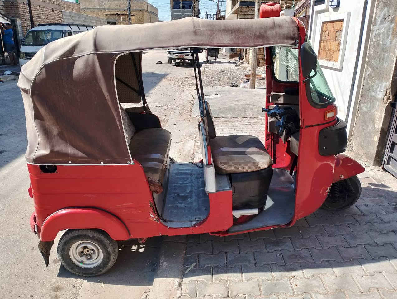 سلام عليكم تكتك موديل 18 للبيع بيها ضربه بل لغد وضربه بل صفحه اوراقها كامله وسعر 3500 بيها مجال وهاذه رقم *********** مكاني بغداد الحسينيه مال الرشديه
