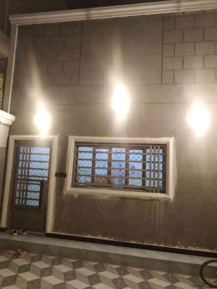 اسلام عليكم الدار للبيع المساحه 200بيت مرتب ومتعوب عليه يحتوي على المطبخ كبير
براني كبير
صاله كبيره
غرف نوم عدد 2
صحيات داخليه و خارجيه
ممرداير البيت كراج زاد حديقه العنوان ديوانيه الاسكان شارع الملعب وتنزل داخل للفرع حي الموظفين السعر 155وبي مجال قليل للاستفسار ***********
