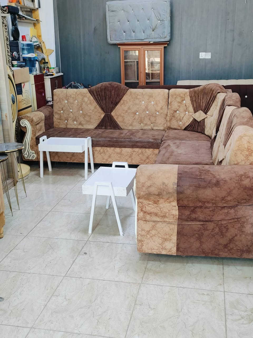 السلام عليكم ديوان 5امتار 7اشخاص سفنجه لوك مابي اي عيب ونضافته كدامك 80% خشب تفصال مو سوكي مع طبلات ثنين للبيع سعر 90الف وبي مجال مكاني كركوك كوباني اتصال على الرقم ( *********** ) #معرض الياقوت للأثاث والمواد المنزلية
