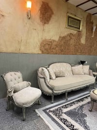 تخم ١٠ مقاعد  مصري شغله درجة أولى  ستخدام قليل نضافه ٩٠/١٠٠ سعره مليون...