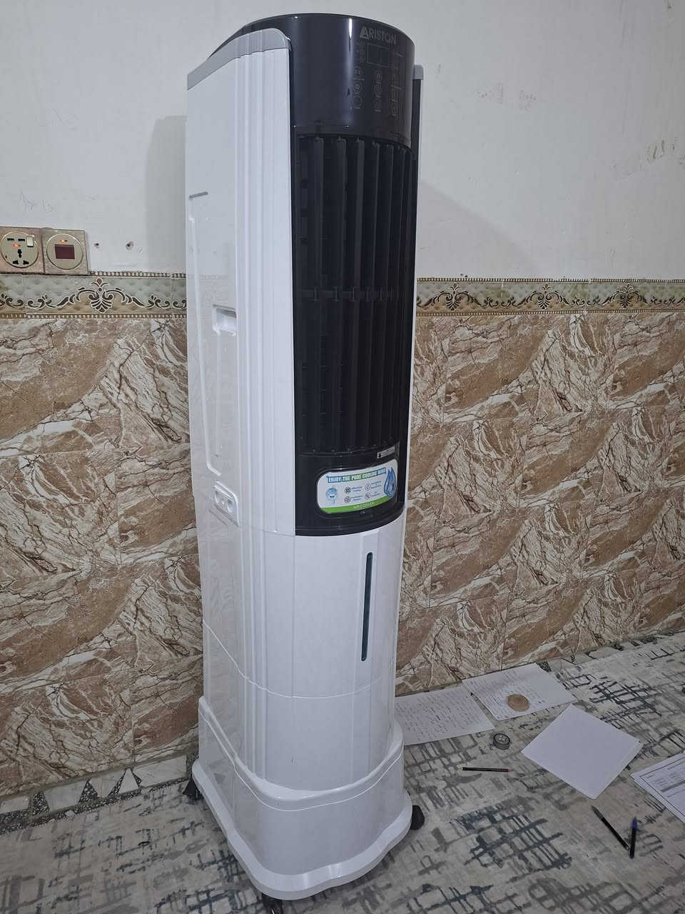 مبردة جديدة استعمال اقل من شهر 
نضيفة وحديثة مفاتيح لمس مع شاشة 
هوة بارد قوي تسحب جهة وحدة يعني شباج واحد كافي تسحب هوة
السعر 250 وبيهة مجال
سبب البيعة محتاج فلوس


**إذا كنت صاحب هذا الإعلان وتريد حذفه لأي سبب، رجاءا أرسل رسالة إلى الدعم الفني**