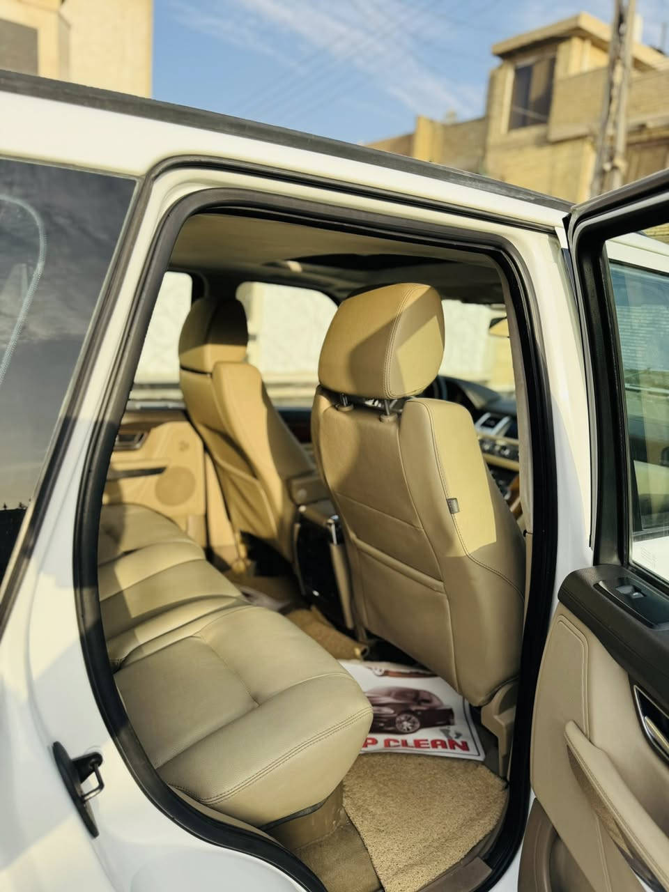 رانج روفر 2013 🇬🇧❤️(امريكي كـليـن)

الموديل: 2013

اللون: أبيض🤍

ماشية:116 الف كيلو❤️

رقم بغداد بااسمي تحويل ثاني يوم

📌 المواصفات الأساسية: 

جكات

5 بصمات

نضام ترحيب 

مري شفط

تحكمات ستيرن

كشنات كهرباء

داخل جلد بلادي

ويل كروم

نضام سستم دمام خلفي

بيها بعد هواي مواصفات ومعروفه مواصفات الرانج

💡 ملاحظات: السياره بيها الباب الخلفي كلير نص منه مصبوغ بدوون حادث✋

💰 السعر المطلوب: 148$ وبيه مجال

مكاني بغداد البلديات 

📞 للتواصل:***********
