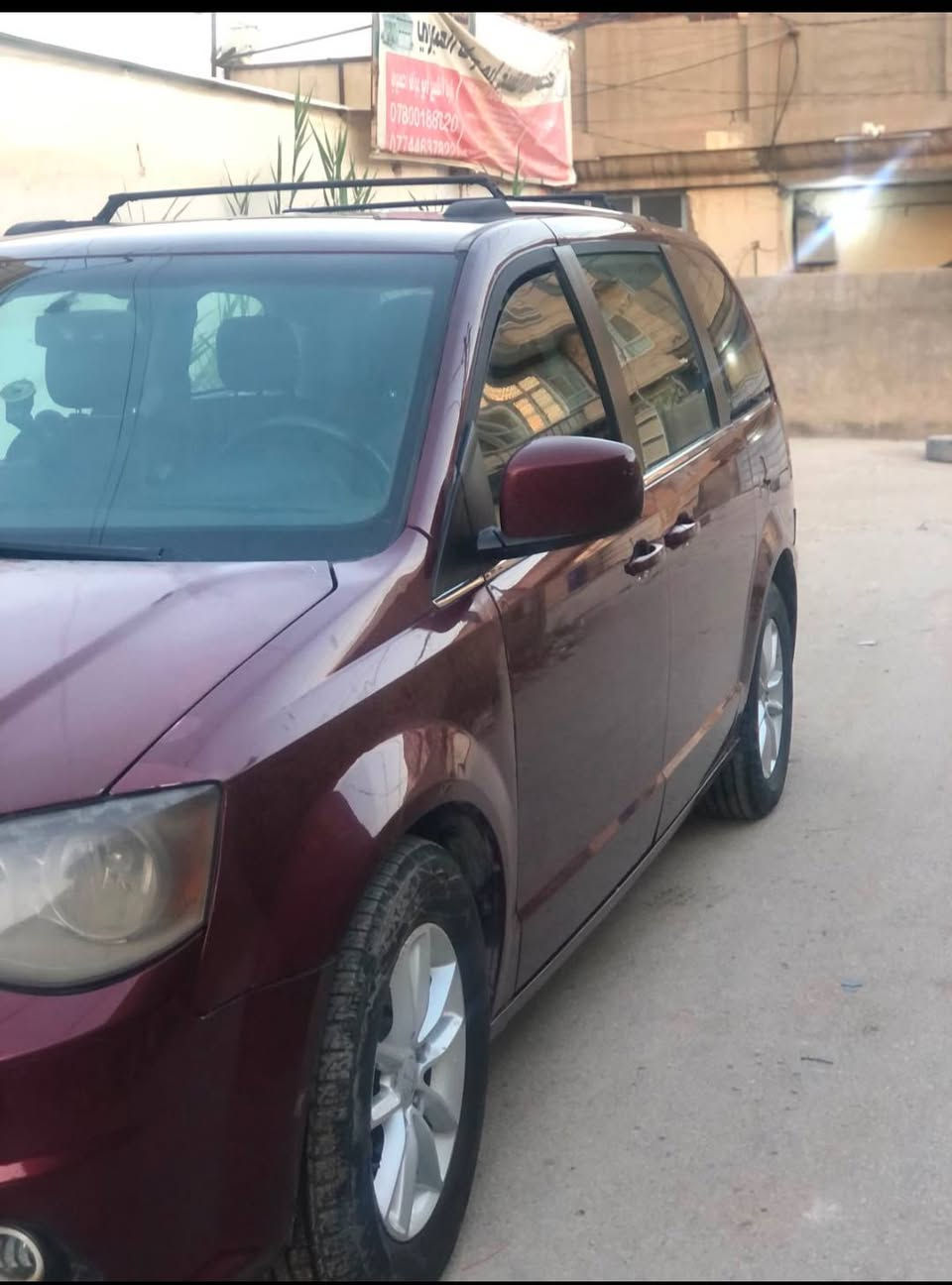 السلام عليكم دوج كرفان موديل 18 فئة sxt  الابواب كهرباء والصندوق كهرباء تبريد ثلاث قطع زوج تاير جديد فيتم جديد حداديه كامله محرك وكير موديل 20 سنوية وهزه صار ثلاث اشهر من بدلتهن السيارة بأسمي تحويل مباشر موجوده في مركز الحله الظرر بنيد وجاملغ الأيسر وبالعراق تبديل قبغ صندوق وبيه شخط باب الصدر السعر 160 وبيه مجال أو مراوس بسيارة سبعة راكب احدث موبايل ***********
