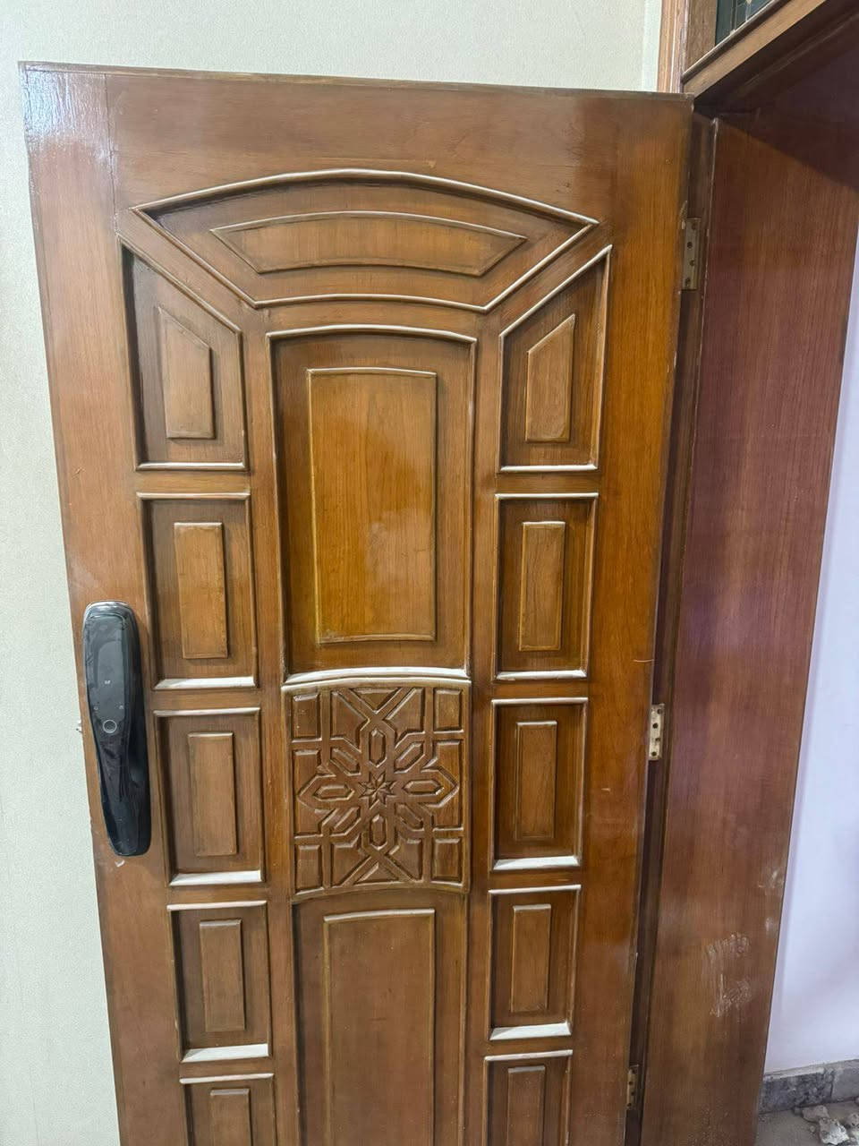 سلام عليكم بيبان للبيع ***********
