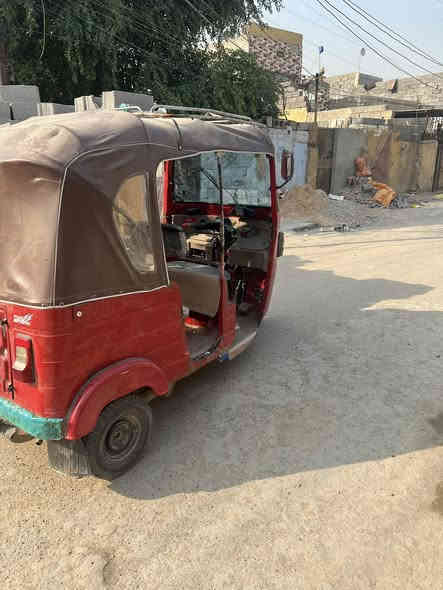 سلام عليكم تكتك لليع.        موديل 18 رقم وسنويه ب اسمي رقم نكليزي تكتك لا تنقيص ولا تبخير.  تخم تاير جديد دبلات جدد دوشمه جديد تكتك جاهزه من كلشي مكاني بغداد مدينه سعر 4و800 رقمي ***********
