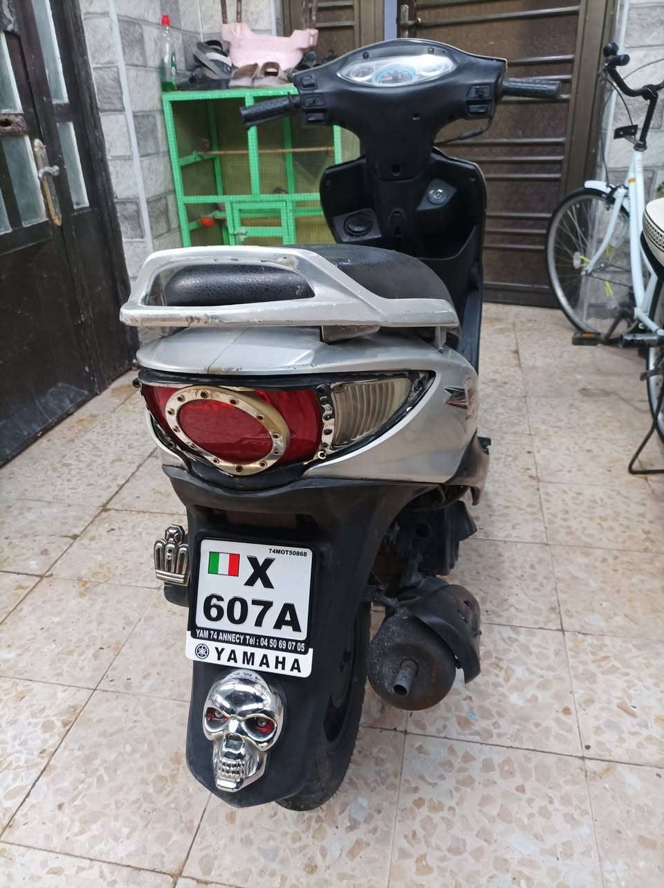 سلام عليكم دراجه كامكو جي فور للبيع دراجه نكره سلف  مكينه مامفتوحه بلاد لايت شغال عالي ناصي  سكن شغال بك لايت وره شغال بي رماش اشاير يمنه يسره وره وكدام شغالات بريك وره وكدام شغالات تايرات نضاف جدد دراجه بعدها جديد تخبل شلعه ومعدل كهربائيات شغاله كلها سعر 375وبيها مجال قليل مكاني نجف شارع جامعه الكفيل مقابيل شارع 60لاول ستفسار اكثر ***********
