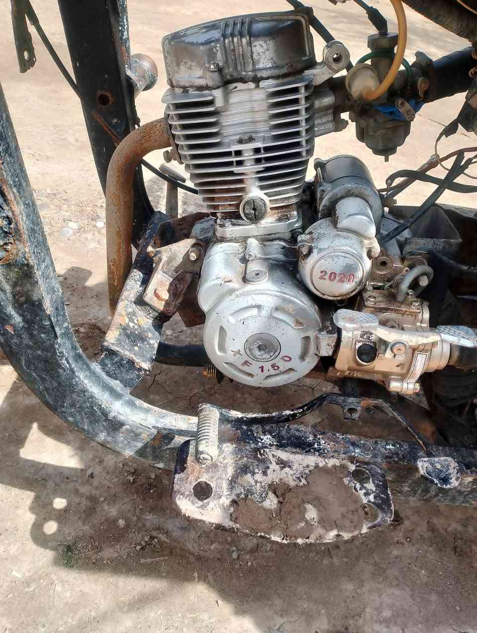 ستوتة للبيع ستوتة مكينة 2020كور جديد دبلات جدد كاملة لايت شغال بدون اوراق السعر 450وبيهة مجال للشراي المكان ديالى الخالص التحويلة ***********متواجد خاص يرهم مراوس بدراجة حتلو تعبانة واخذ فرق
