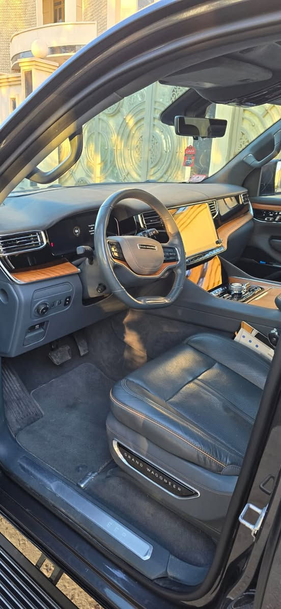 سلام عليكم
جيب كراند وكنير للبيع موديل 2022 فول مواصفات محرك -8سلندر 6400 تو كلر قمارة اسود بلادي
فتحة +بانوراما
جلد. داخل نيلي
كشانة كهرباء تدفئة تبريد مساج
ذاكرة خزن مقاعد
كامرات عدد 7
رادارات محيطية 
ناضور ليلي 
كامرة مراقبة أطفال 
كامرة بالمراية 
خاصية فتح الصندوق بالقدم
انارة محيطية 
سستم صوت ماكنتوش
جكات 
فور ويل
شاحن واير لس
قاصة 
اوتو هولد 
هندبريك بصمة
قيادة شبه ذاتية
5وضعيات قيادة 
دوسات كهرباء
جميع الكشنات كهرباء 
سقف كنتارة
تخم تاير جديد 
5شاشات 
بعد بيها مواصفات بس ماريد أطول لكثر
(مواصفاته أعلى من الرانج) 
حادث بس بنيد تصليح درجة أولى وبلادي 
رقم أربيل 
ارخص كراند وكنير بهيج مواصفات 
سعر 38000$
أكثر تفاصيل اتصل على
رقم ***********
***********
