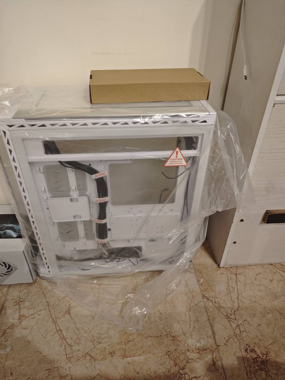 السلام عليكم للبيع
كلها جديدة بالباكيت

الكيس 200 الف 2 xpg battlecruiser

التبريد (مائي) 300 الف Thermalright 360mm رقم *********** مكاني البصرة
