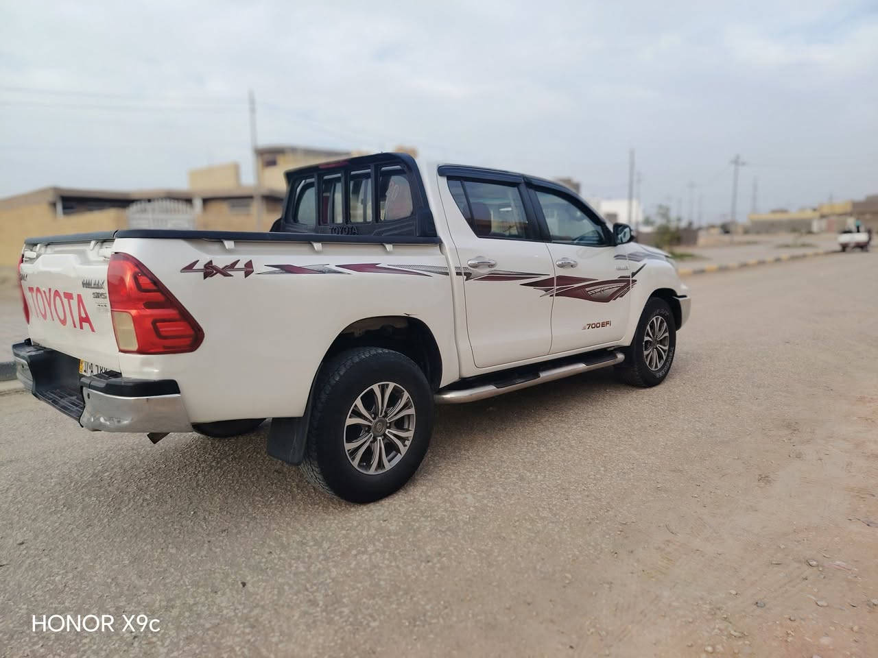 تويوتا هايلوكس فورويل عالي كفاله عامه من الدعاميه للدعاميه موديل 2016 ام الدعاء السعودي بصمه السياره جديده بالباكيت السعر 225 رقم الهاتف***********
