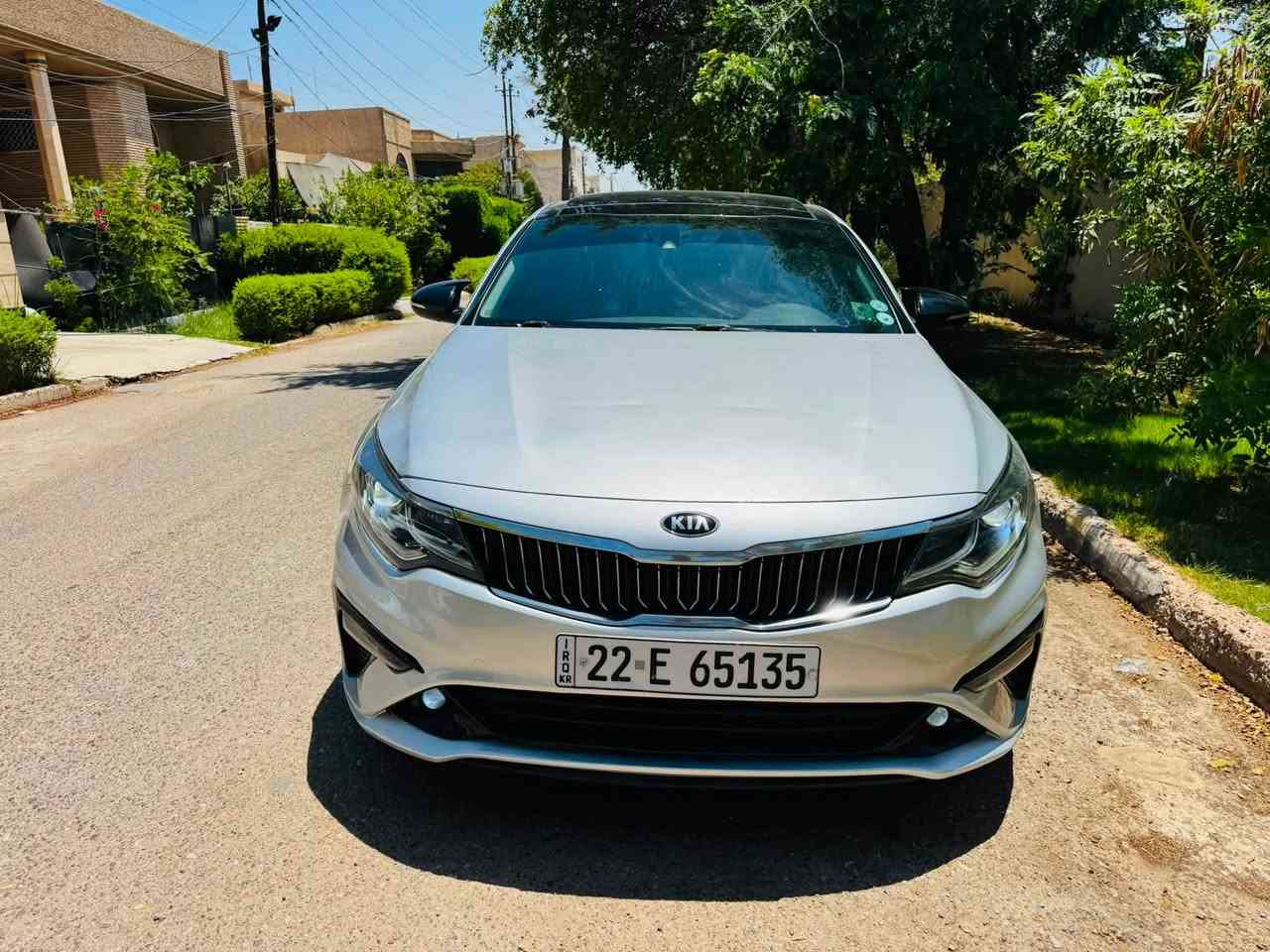 السلام وعليكم
للبيع فقط 

كيا اوبتما 2019 فئة S 

وارد امريكي  حادثها تخريب جاملغ خلفي شك بسيط ومصلح ع كده 

ماشية 138mi 

رقم اربيل الدولي  (شرط تحويل ) رقم وهسه وفحص وسنويه كله جديد 

المواصفات: 

محرك 2400 

ثلاث انظمة قيادة

سبورت ايكو نورمال

فتحة سقف بانوراما 

 كشنات كهرباء 

يدات نيكل 

تبريد مركزي منفصل

جام اوتو

كشنات مخمل 

كشنات امامية كهرباء

منافذ طاقة USB

شاشة جبيرة 

بلوتوث USB AUX

تحكم استيرن

كروز سرعة 

قيادة ذاتية

منافذ طاقة 

وقوف ذاتي 

رادار
رادارات جانبيه 

تحديد مسار 

لايتات عالي ناصي زنون

بلوجكترات زنون  

حساسات خلفية

نقط عمياء 

كار بلي 

انارة داخليه زنون 

وبعد اكو هواي مواصفات مذاكرهن

محرك كير كهربائيات كلهن كفالة 

السيارة جاهزة وبدون نقص برغي

اي استفسار تعال خاص او اتصل ***********

عنوان بغداد الكرخ  حي العدل
 السعر 138$ وبيها مجال بسيط للجادين بالشراء
