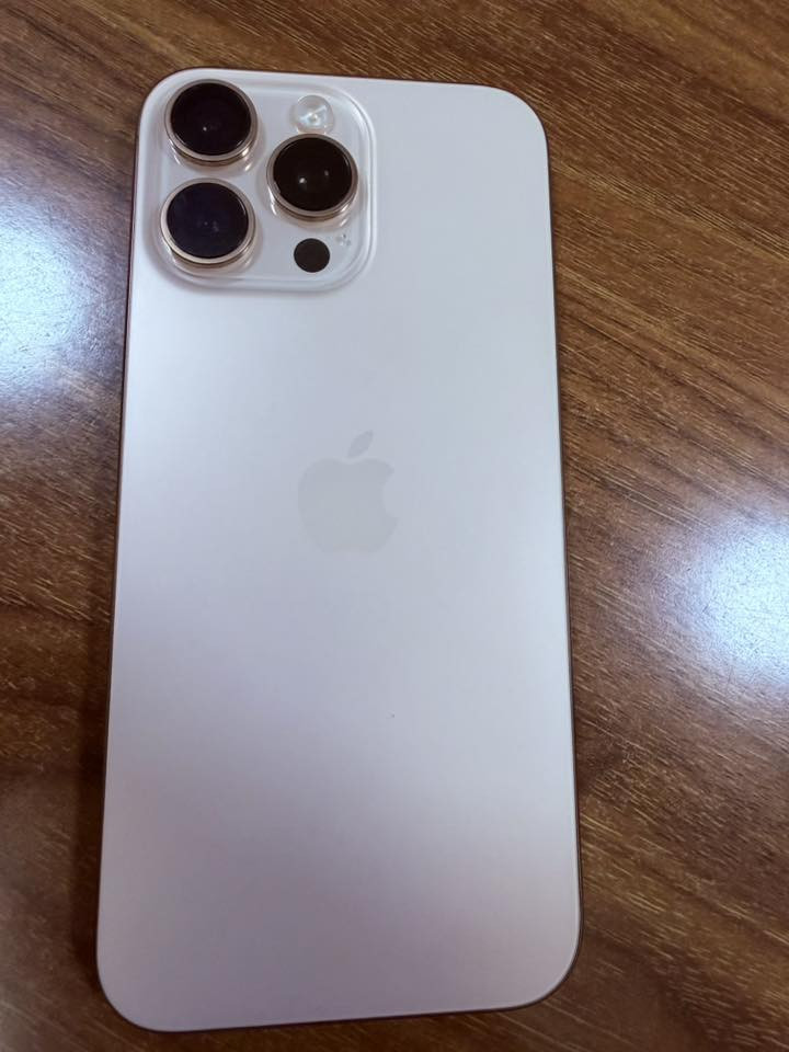 Apple iPhone 16 Pro Max
اللون الشمباني المميز، بنسبة نظافة 100% بدون أي خدش أو شخط، استخدام شخصي ونظيف جداً. الجهاز بحالة ممتازة جداً ومكفول من أي مشكلة.

* الذاكرة: 256GB
* مع أكثر من Cover أصلي
بطارية 94%
السعر مليون و 600 الف
* مع لاصق شاشة أصلي
* جميع الملحقات متوفرة كاملة
* الجهاز استخدام شخصي محافظ عليه جدا
العنوان بغداد ومتوفر توصيل
واتس اب
***********
