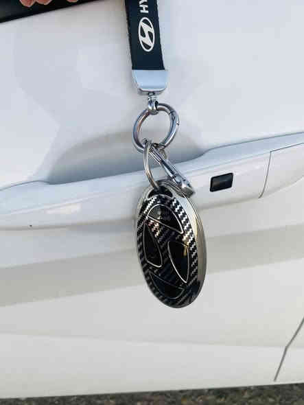 السلام عليكم 
النترا ٢٠٢٤ زيرو رقم بغداد أنكليزي هزه ما ساقطه مرقم جديد فول مواصفات عدى الفتحه بصمه مكينه ٢٠٠٠ ثلاث أنظمة قياده رادار وبقية المواصفات معروفه 
العنوان بغداد .  
السعر ١٦٨ وبيها مجال 
الاتصال / ***********
