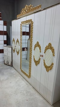 غرفه نوم تسع قطع للبيع اللي حاب يتواصل على هذا الرقم 07771602909