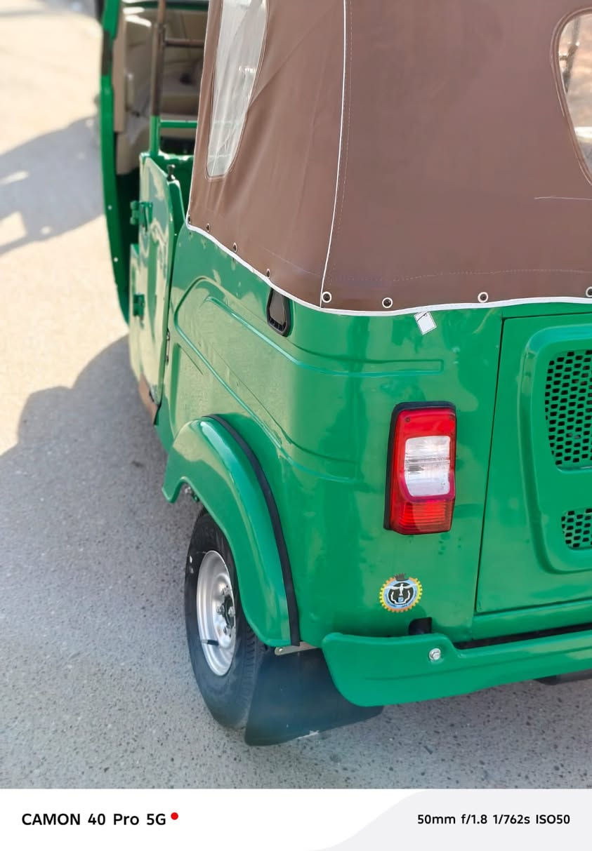 سلام عليكم تكتك البيع 21/شهر 12كافاله عامه رقم وسنويه نكليزي تكتك ربع مذب عليهه كبل الشخل 
مكاني شعب سوك شلال 
خابر وبلخدمه ***********
ماتواجد عل خاص
