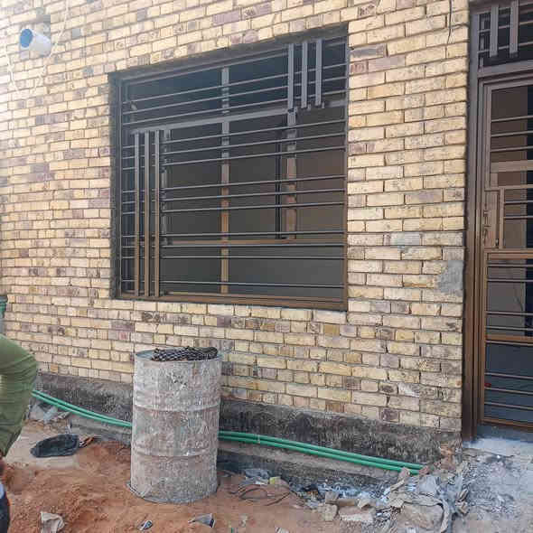 السلام عليكم ورحمة الله وبركاته نشتغل صبغ شبابيك+بيبان تنضيف قبل الصبغ وشغل درجه تريد بس عمل أو كرسته وعمل والالوان الي تريده   وباسعار مناسبة اتصل وتدلل***********واتساب مفتوح خاص مفتوح
