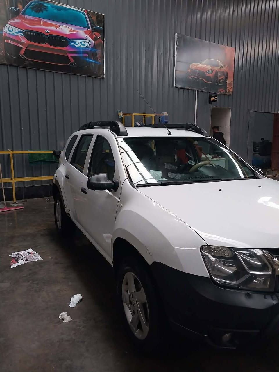 السلام عليكم سيارة 🚙 رينو داستر للبيع ٢٠١٨ السعر ٩٥وبيه مجال التواصل رقم ***********
