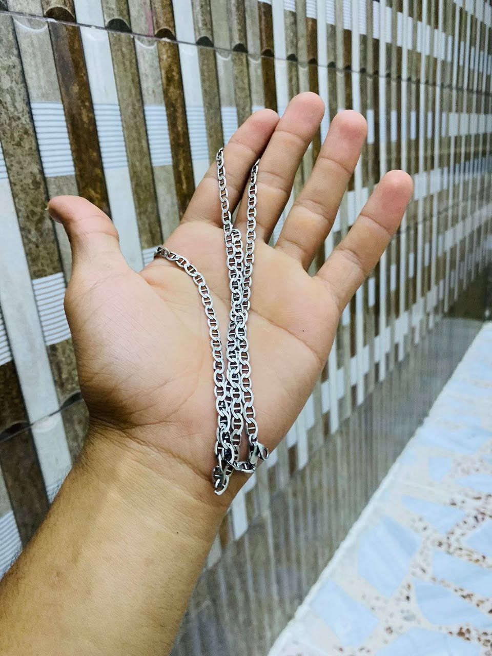 زناجيل عدد 2 

زنجيل كارتير 

وزنهن 87 غرام 

سعر الغرام وتساب 

***********
