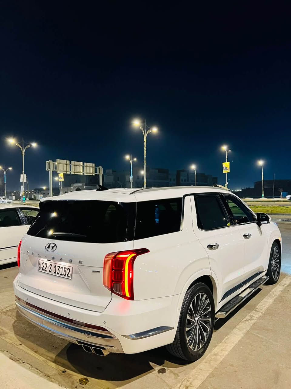 Hyundai palisade  2023 calligraphy
هونداي بلسايد كلگرافي 
موديل: 2023
الحالة: ربع بنيد صبغ +
شبر بالجاملغ صبغ 
بدون دواخل بدون ايرباك
العداد: 65 الاف ميل
المواصفات: كلگرافي  فول 1/1 
 شاشة عرض داتشو. المحرك   v6    3.8 
بصمة تشغيل + بصمة ابواب 
اصطفاف ذاتي(تقديم +ترجيع)  
فتحة سقف +بانوراما
سماعات هارمن كاردن عدد ١٦
 رادار امامي  + خلفي 
حساسات امامي + خلفي 
كامرات عدد 6  360 درجة 
كشنات امامي خزن ميموري 
كشنات كهربائي تدفئة وتبريد🥶
انارة داخليه (محيطيه) + انارة دشبول 
بردات جانبية
تبريد مركزي امامي + خلفي منفصل التحكم
تحكم ستيرن + شفتات
تدفئة ستيرن 
مرايا هيتر + تعتيم 
صندوق كهربائي شفط + اربع وضعيات فتح صندوق
وضعيات قيادة  (٥)
ويل كب حجم  ٢٠ 
اوتو هولد + نقطة عمياء 
سايد بريك بصمة + مثبت سرعة
شحن وايرلس 
إشارات بالمرايا  + إشارات جانبيه
2اوتو بريك 
تحديد مسار
شاشة ديجتال كبيرة
تشغيل عن بعد .
تدليك كشن .
دفع رباعي 
نظام مانع انزلاق 
 نظام نزول منحدرات كشنات Vip منفصل 
 
السعر 310$وبيه مجال 

الاستفسار ***********
