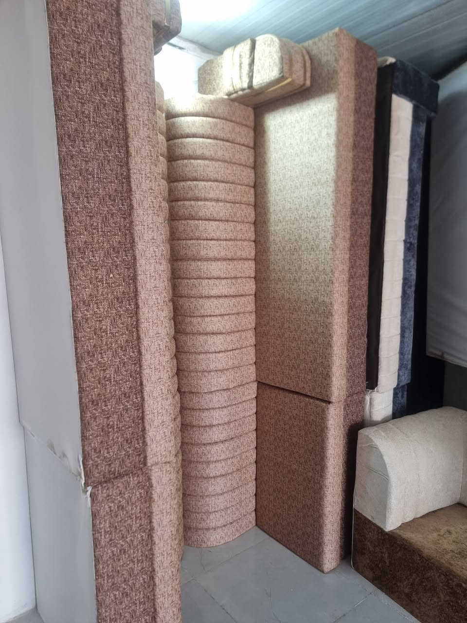 على بركة الله وصول حاويه دواوين جديد خشب بلايود اسود رجلين حديد
العنوان قلعه سكر الشارع الخدمي خلف المجلس البلدي بتجاه حي الصناعي ***********واتساب
