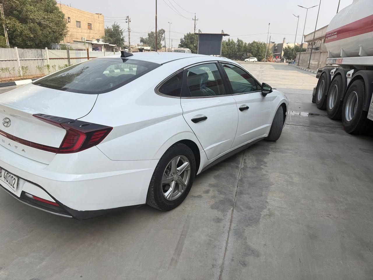 السلام عليكم
هونداي سوناتا 2021 

حادثها باب خلفي اصلي نفس الون وشويه صبغ بل هلاهل الخلفي 
بجم كبس بدون ايرباك السياره

مواصفات نص

شاشه 
رادار امامي 
رادار خلفي 
كير دكم
طفاء ذاتي
مانع صتدام
هند أبريك بصمه

كأمره 

تحكم ستيرن 

محرك 2500 تنفس طبيعي 

سياره جاهزه بدون نقص 

مكانها بغداد تقاطع درويش 

رقم سليمانيه بسم عربي  ساكن. بغداد     وكاله تحويل حاضر 
السعر 155.  ***********
