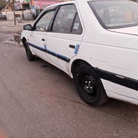شباب بيجو 405 كشر مكفول كير ومكينة خير من عند الله سياره كلشي شغال بيه...