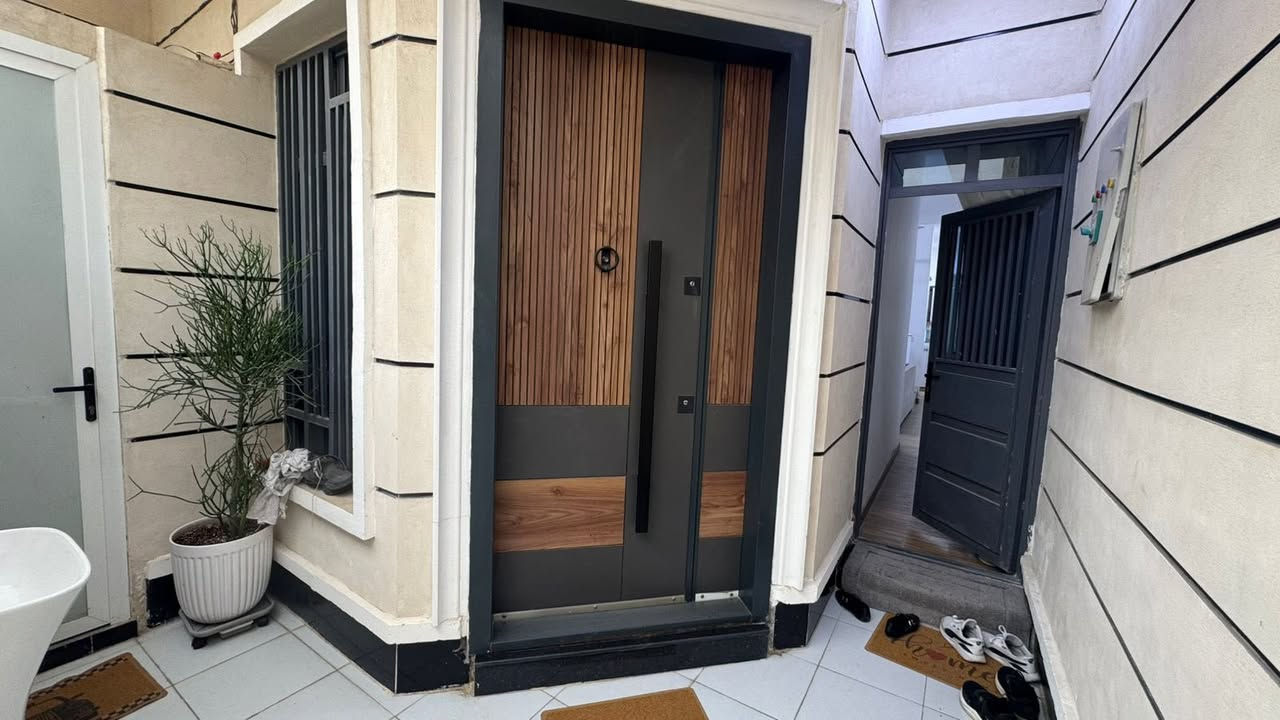 ((دار للبيع )) 🏠 
زراعي الشعب حي المهندسين 
مساحه ١٠٠ م   (٥ * ٢٠)
قاط واحد بناء حديث درجه اولى
للسعر والتفاصيل التواصل على الرقم 

***********
